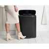 Moderní pedálový odpadkový koš, černý, objem 2x30 L, Brabantia 211508