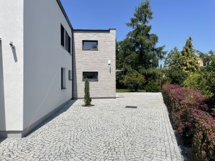 Žulová kostka 8-10 šedá hrubozrnná