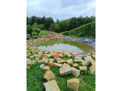 Štípaný střední pískovec