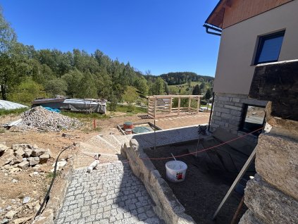 Žulová kostka 8-10 šedá hrubozrnná