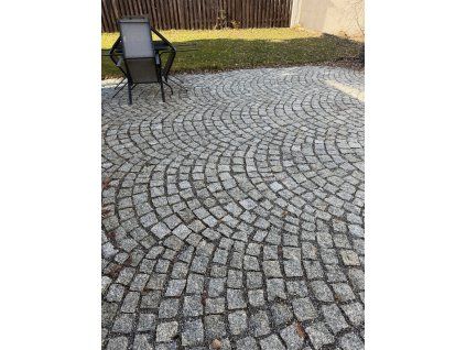 Žulová kostka 8-10 šedá hrubozrnná