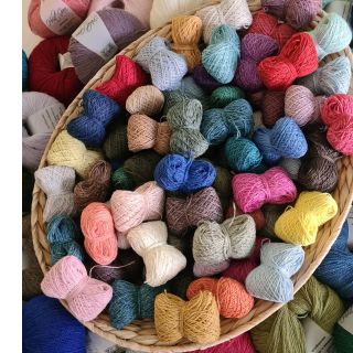 Od 31.7.2023 do 4.8.2023 je k objednávce přízí v hodnotě 1000,- a více, dárek 1 sada mini klubíček, dle Vašeho výběru...