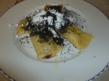 Domácí bramborové tašky se švestkovými povidly