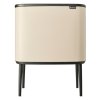 Bo Touch Bin, 11 + 23L Soft Beige 8710755201585 Brabantia 96dpi 1000x1000px 7 NR 27608