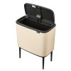 Bo Touch Bin, 36L Soft Beige 8710755201189 Brabantia 96dpi 1000x1000px 7 NR 27599