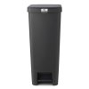 StepUp Pedal Bin 40L Dark Grey 8710755800023 Brabantia 96dpi 1000x1000px 7 NR 24973