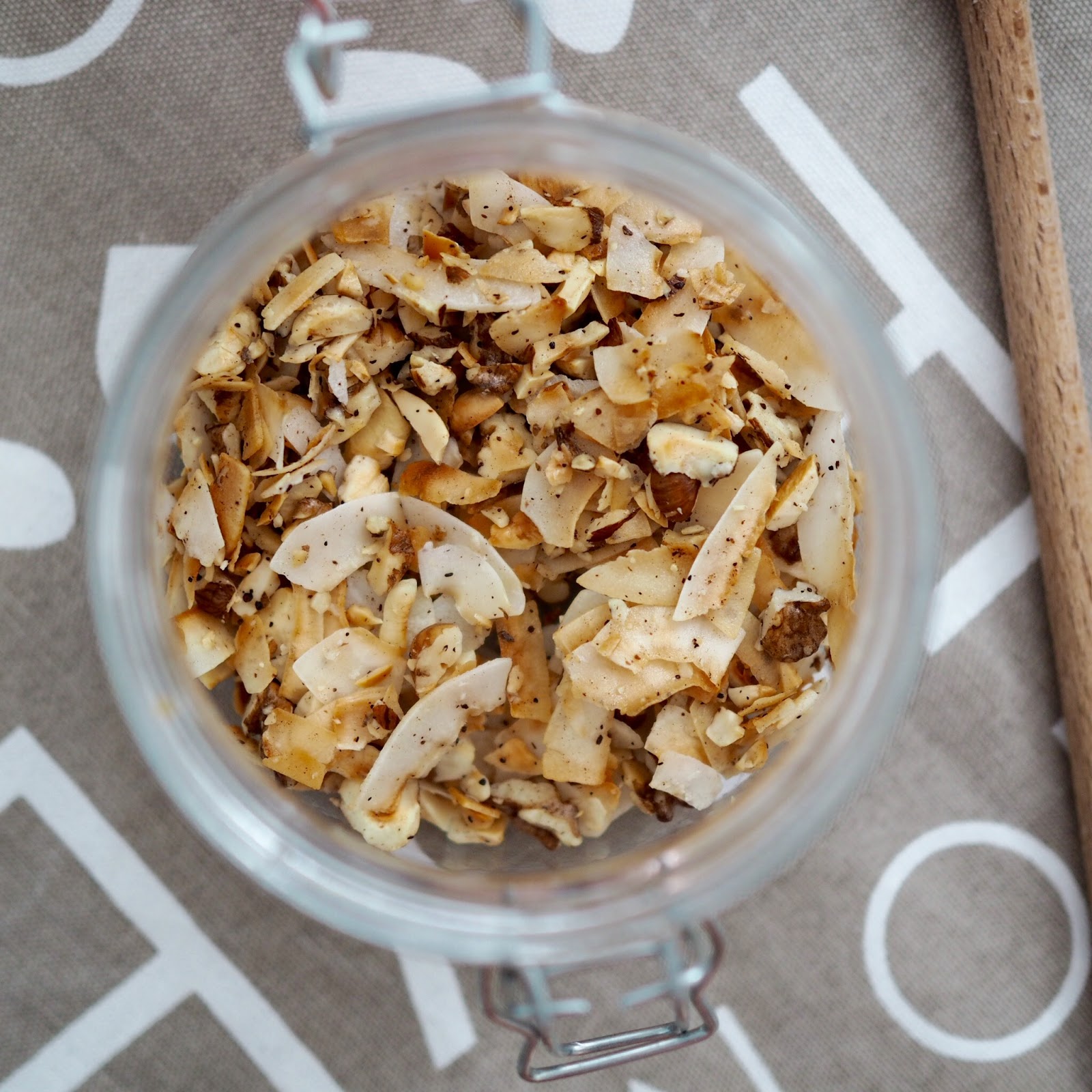 Bezlepková kokosová granola