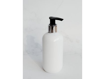 Bílá lahvička BELA 300 ml s černo-stříbrným dávkovačem