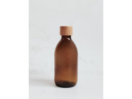 SKLENĚNÁ JANTAROVÁ LAHVIČKA MONA 250 ml s uzávěrem v barvě přírodního dřeva