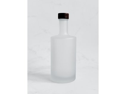 Bílá mléčná skleněná láhev VILO 500 ml s uzávěrem tmavé dřevo
