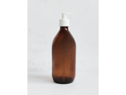 SKLENĚNÁ JANTAROVÁ LAHVIČKA MONA 500 ml s bílým dávkovačem