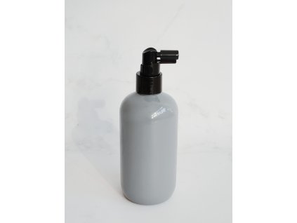 Šedá lahvička BELA 300 ml a černým sprejem