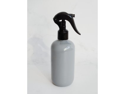 Šedá lahvička BELA 300 ml s černým rozprašovačem MINI