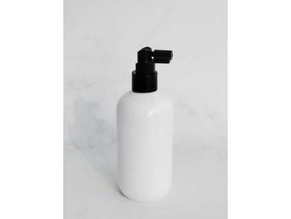 Bílá lahvička BELA 300 ml a černým sprejem
