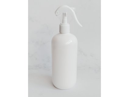 Bílá lahvička BELA 500 ml s bílým rozprašovačem MINI
