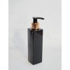 Černá hranatá lahvička LUNA 250 ml s černo-zlatým dávkovačem