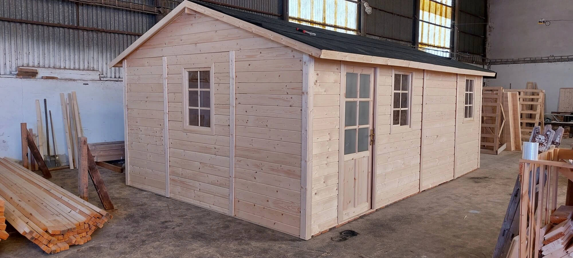 Veľký sprievodca záhradnými domčekmi, 3. diel: Aké okná a podlahu zvoliť?