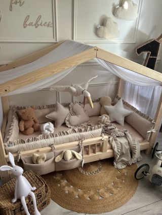 Vaše oblíbené sluníčko ploché mavie ☀️ Sluníčko je vyrobeno z plochého dřeva a součástí postýlky je pevná a bezpečná...