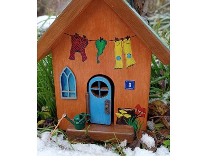 Domeček oranžový s prádlem