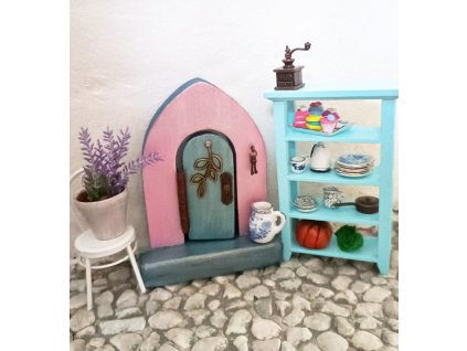 Dvířka pro domácího skřítka s větvičkou