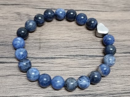 Náramek sodalit 8mm srdce