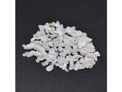 Jadeit zlomky 2~8x2~4mm balení 10 gramů