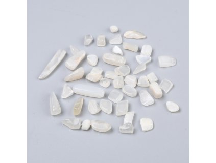 Měsíční kámen zlomky 7~18x4~6x2~5mm balení 10 gramů