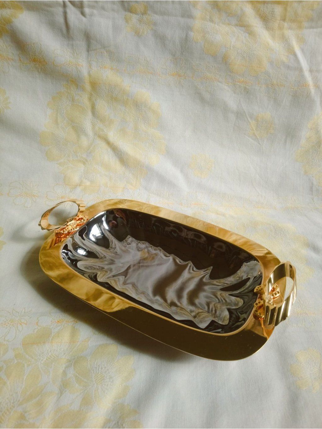 Vintage kovová mistička s mašlemi