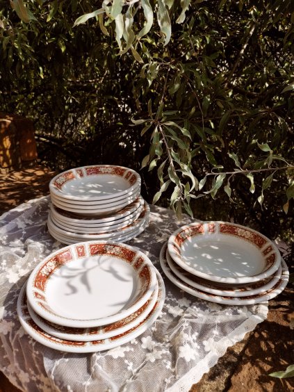 Anglický porcelánový set Armorlite Heath England – 18 ks talířů