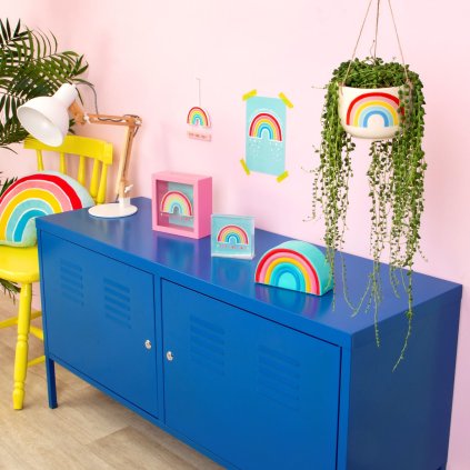 XDC330 A ChasingRainbows HangingPlanter Front