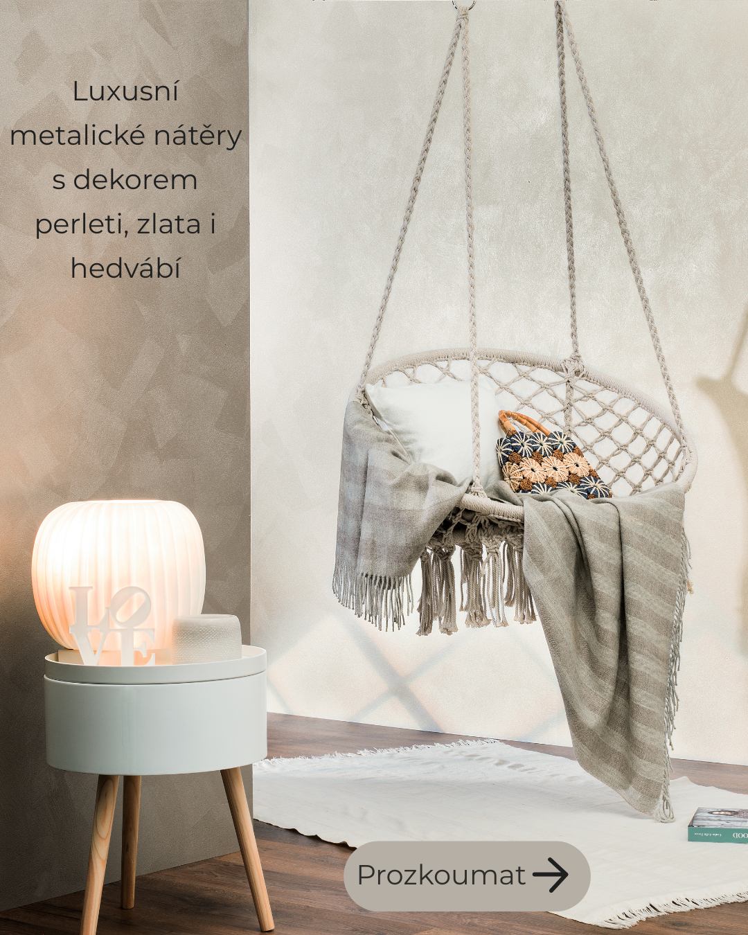 Metalický dekorativní nátěr Gioia s perleťovým efektem na stěně v moderním interiéru