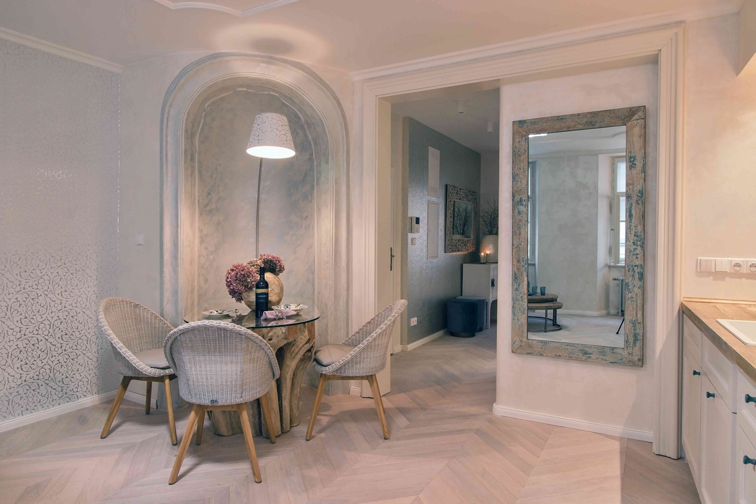 Designový interiér bytu s unikátním nábytkem