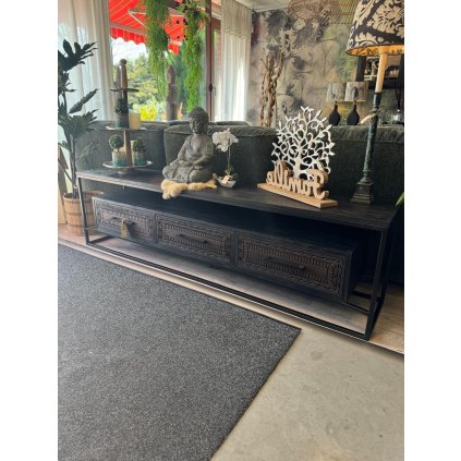 Tv-stolek-Intan-donate-(9)-