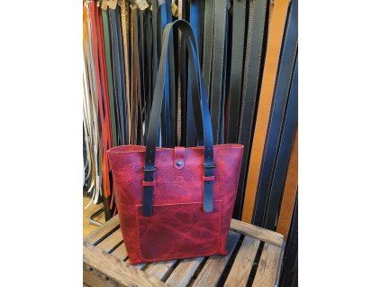 Taška červená pull-up se zapínáním a přední kapsou