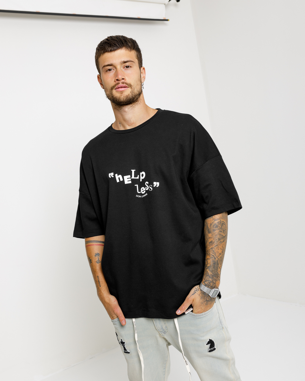 Oversized Tricou Helpless - black