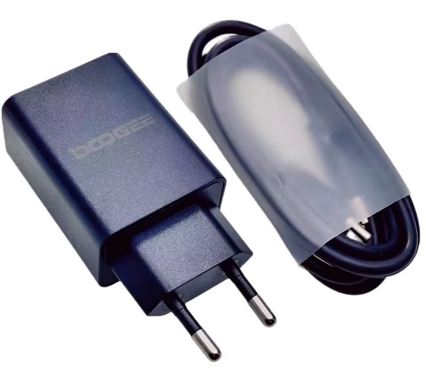 Levně Síťová nabíječka 33 W Doogee + USB-C kabel