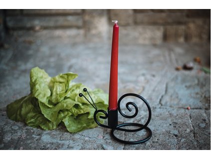 1826 svicen snek na konickou svicku