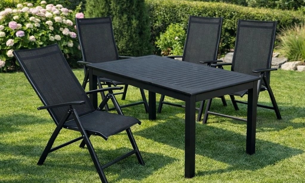 Zahradní hliníkový stůl EXPERT Doppler 150 × 90 cm s polohovacími křesly na zahradě