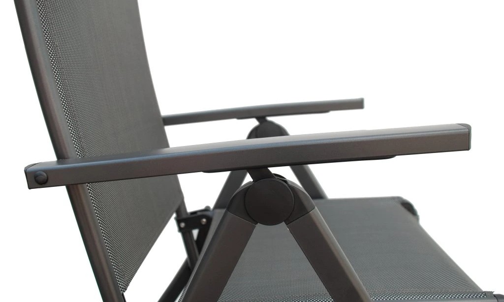 Detail hliníkové konstrukce a polohovacího mechanismu zahradního křesla ACTIVE Doppler