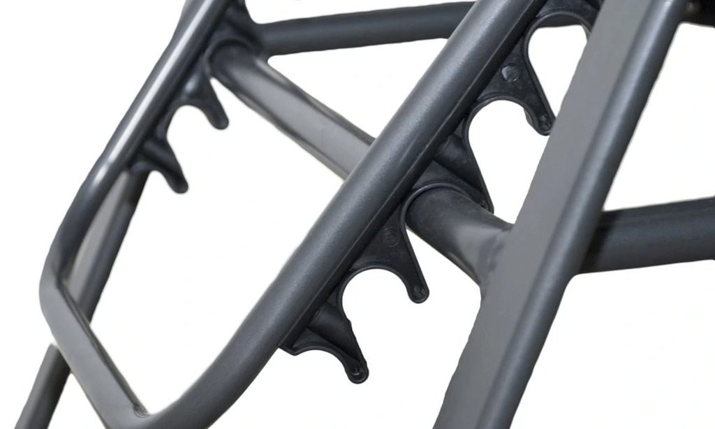 Detail polohovacího mechanismu dvojité hliníkové konstrukce lehátka PESARO Doppler