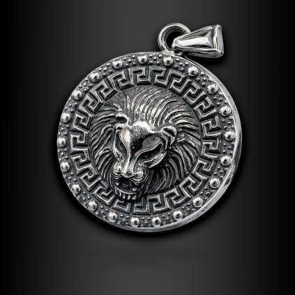 Pánský ocelový přívěsek Kratos s hlavou lva a řeckým vzorem (1)