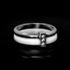 Dámský ocelový prsten se šperkařskou keramikou v bílém provedení | DG Šperky