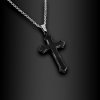 Ocelový náhrdelník s černým keramickým křížkem v moderním designu (1)