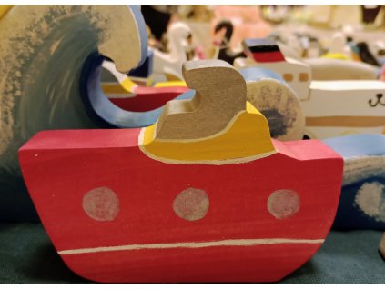 Fából készült kis tengeralattjáró