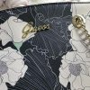 Kabelka shopper GUESS AINIKKI SATCHEL vzor květiny