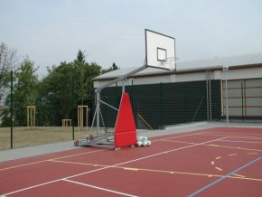 Basketbalová konstrukce DOR-SPORT, mobilní, sklopná, deska 1800x1050 mm