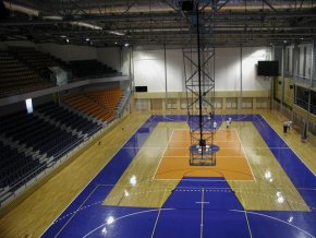 Konstrukce pro basketbal zvedaná  pod strop DOR-SPORT do celkové výšky 12 m