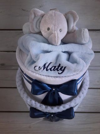 Modrá deka, modrý sloník, tmavě modrá mašle a výšivka❤️Krásný dárek k narození chlapečka🎁👶#dortnedort #plenkovydort...