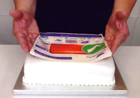 Jak nalepit jedlý papír na dort