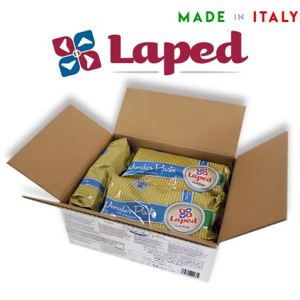 Původ: Vyrobeno v Itálii, což zaručuje vysokou kvalitu a tradiční řemeslné zpracování. S touto prémiovou potahovací hmotou LAPED se vaše cukrářské projekty stanou snadnějšími a zábavnějšími. Užijte si radost z tvorby a potěšte své blízké nádhernými a chutnými dorty.  Složení: cukr, qlukózový sirup, voda, rafinované a plně ztužené rostlinné tuky (palma, bavlna, kokos, světlice barvířská, slunečnice, babassu, bambucké máslo a máslo illipe, v různém poměru), stabilizátory E414, E466, E412, emulgátor E422, regulátor kyselosti E330, konzervant E202, barvivo E171, aroma.   Nutriční hodnoty na 100g: energetická hodnota 1577 kJ/389 kcal, tuky 4,7 g - z toho nasycené mastné kyseliny 3,5 g, sacharidy 87,8 g - z toho cukry 80,2 g, bílkoviny 0 g, sůl 0,1 g.  Doporučení: před prací doporučujeme jemně zaprášit pracovní plochu práškovým cukrem nebo škrobem. Nespotřebovanou hmotu uchovávejte dobře uzavřenou, aby nedocházelo k osychání.